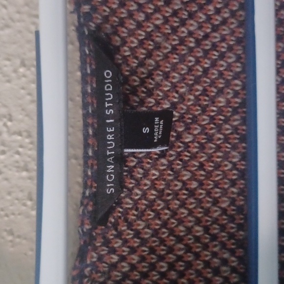 Sweater - Picture 3 of 4